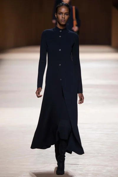 Look 14